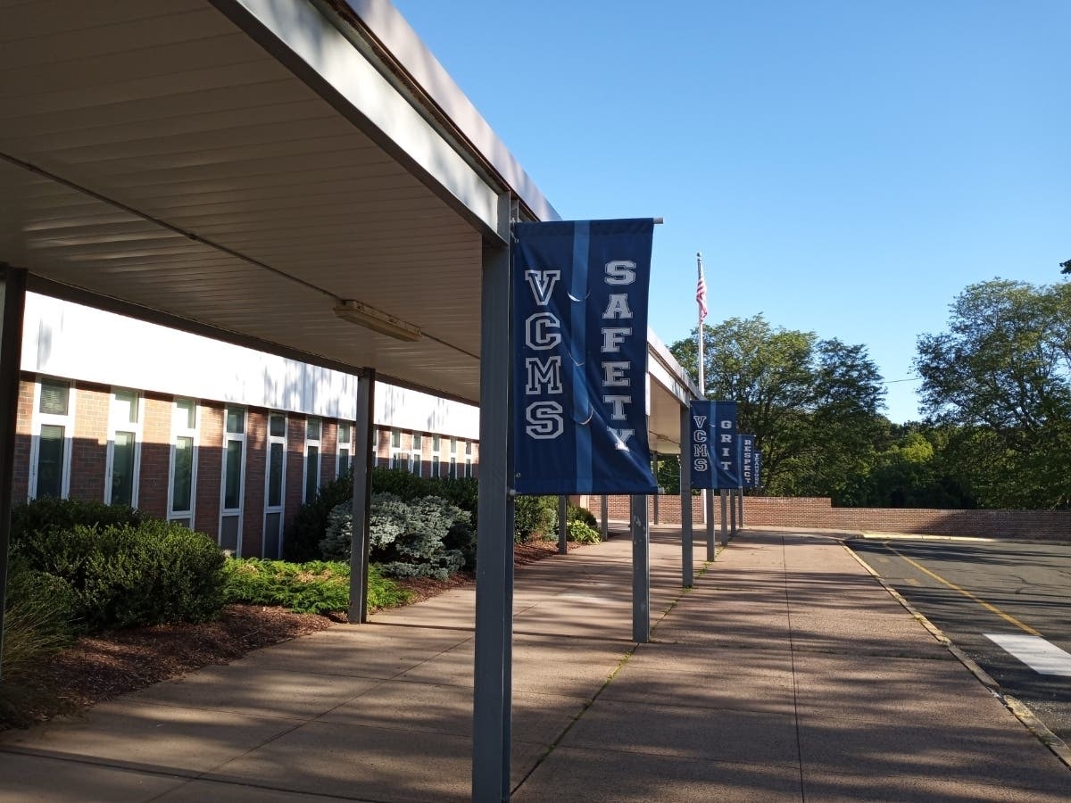Vernon.Center Middle School