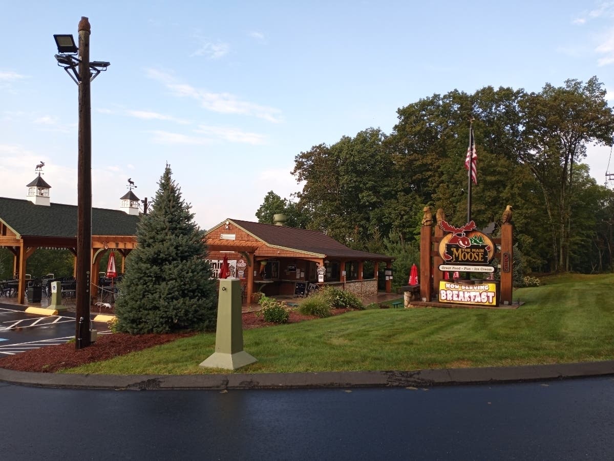 In a dramatic turn of events, a popular rustic eatery and ice cream depot is back open in eastern Connecticut.