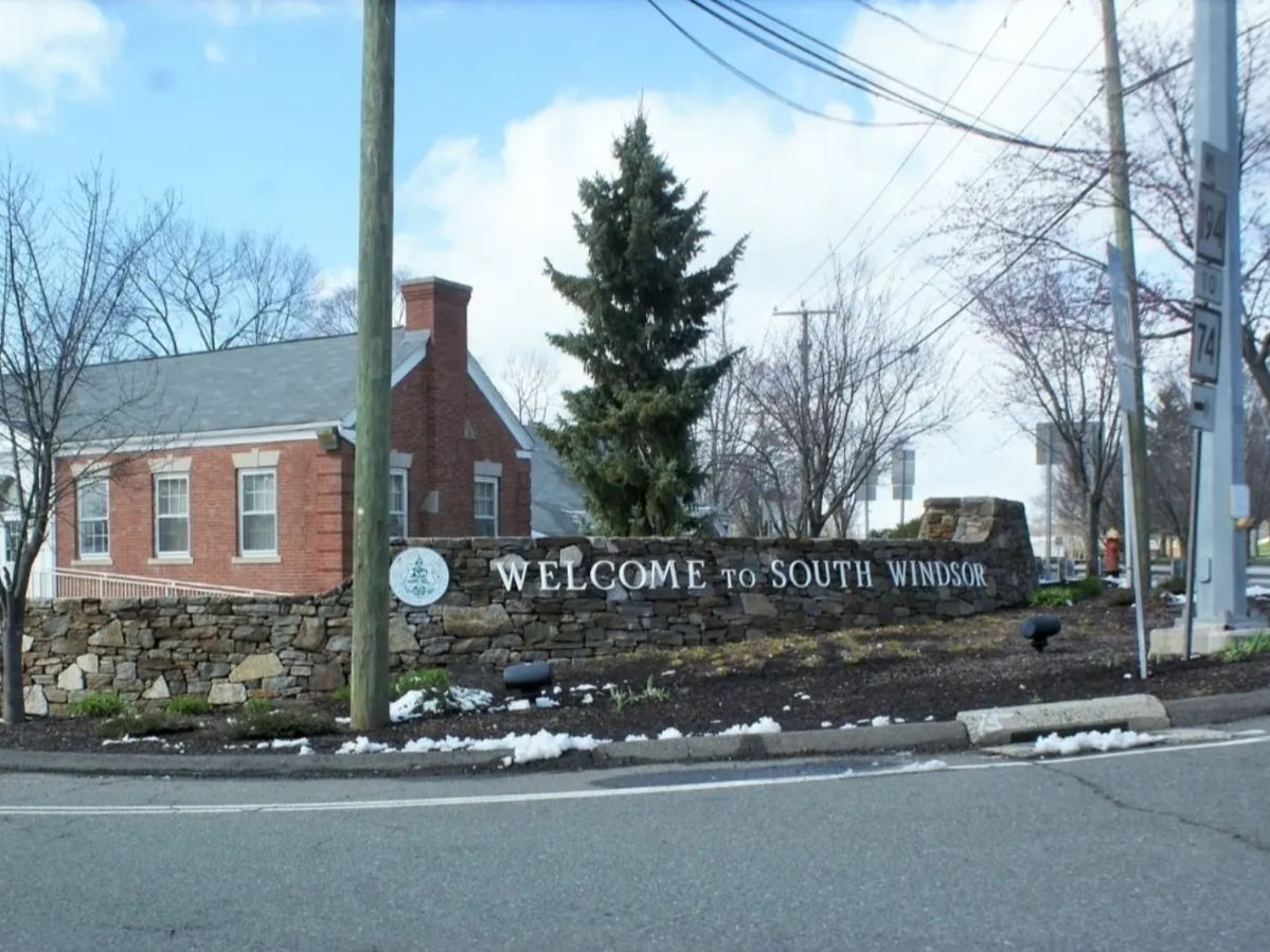 South Windsor's Town-Wide Tag Sale will feature sales across town, with participants listed on a public interactive map.