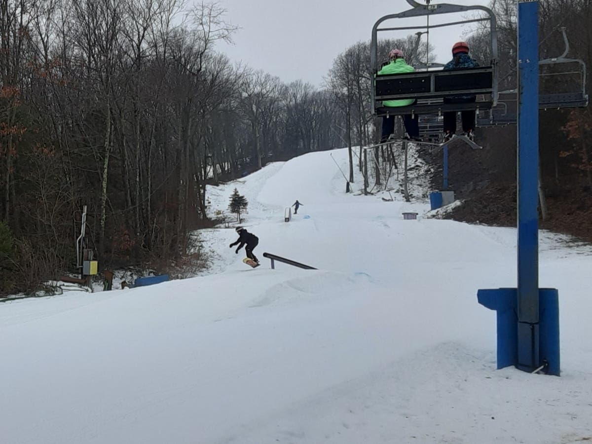 A new Mount Southington program is aimed at snowboarders building terrain park skills.