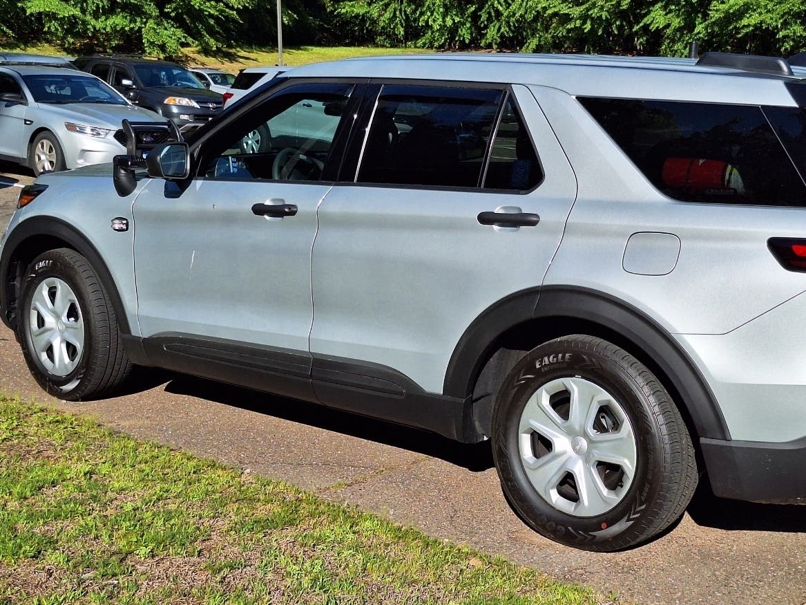 A wayward plate helped state police catch a wayward driver, a crash report indicates. 