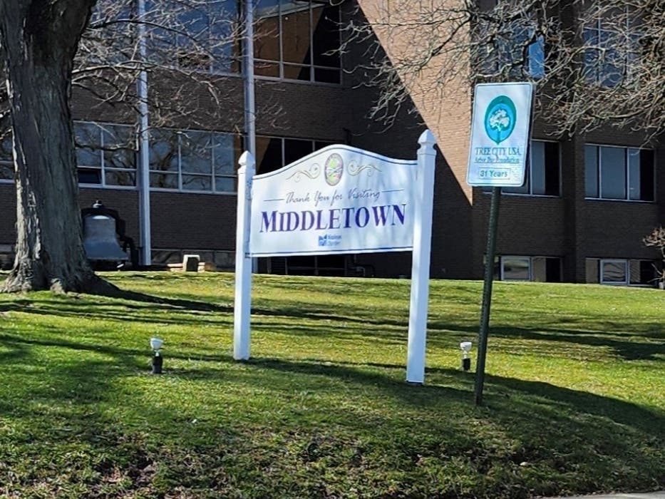 There's some bakery shuffling going on in Middletown.