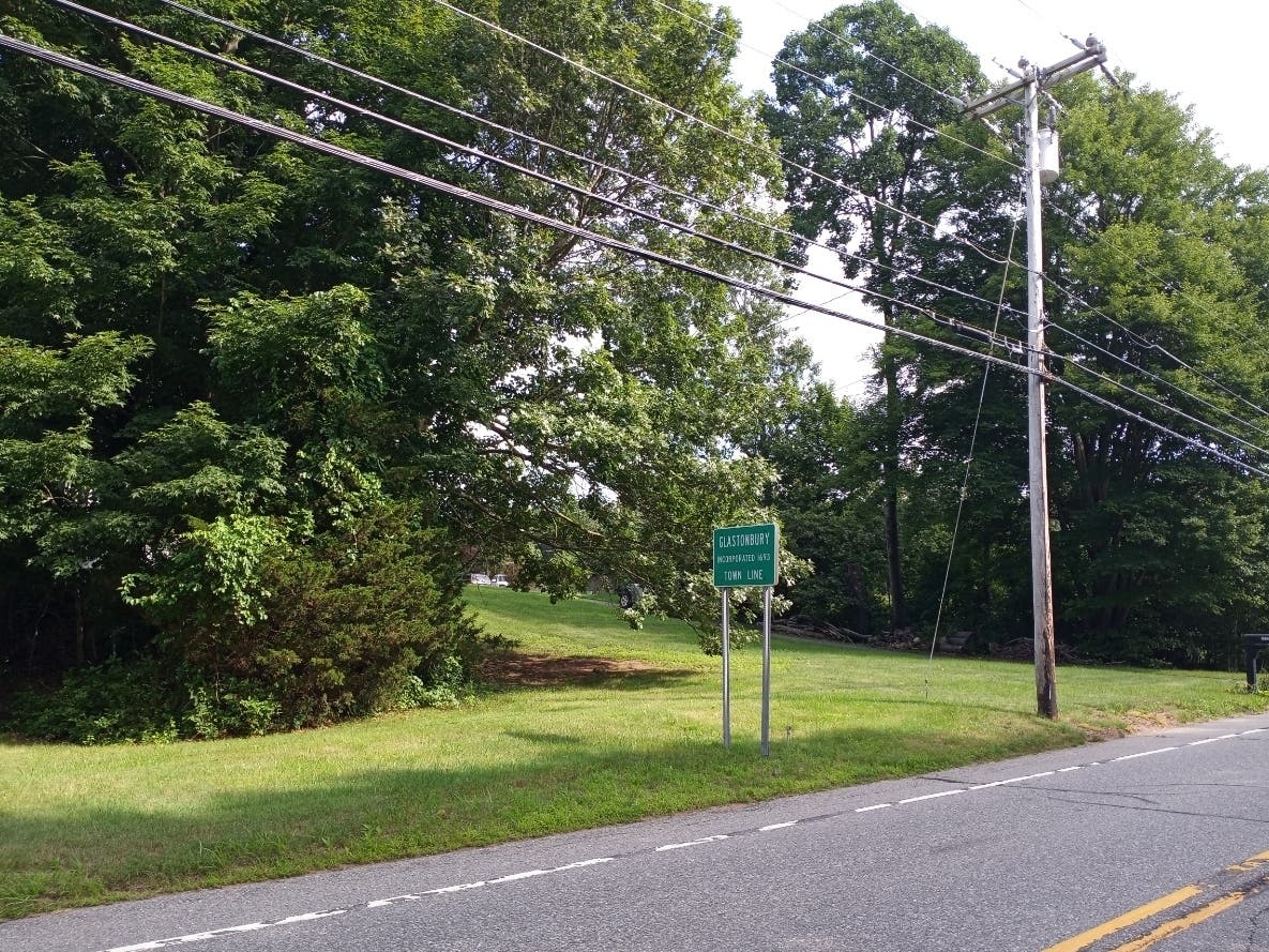 The Glastonbury Town Council is seeking applicants to fill a vacant position on the Board of Education