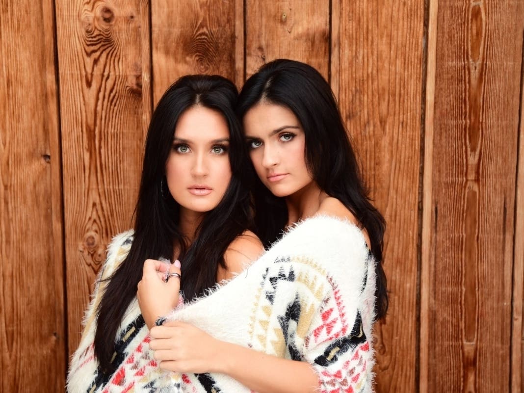 Country music duo Presley & Taylor will be headlining the 94th Mt. Carmel Italian Fest this weekend.