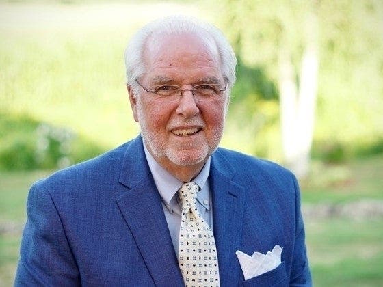 Somers First Selectman Bud Knorr issued an apology to town residents Tuesday afternoon.