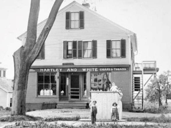 A 1909 photo of a popular Route 5 business, which is still used as a store more than a century later.