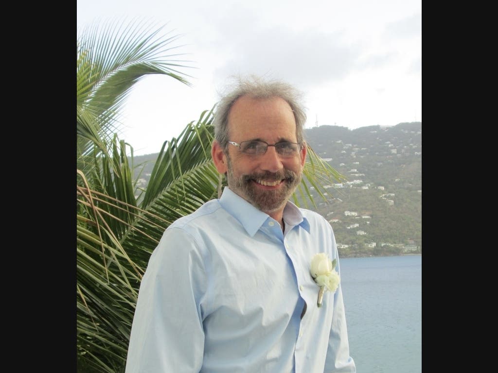 Longtime Enfield schoolteacher Scott Bacon has passed away. He was 67.