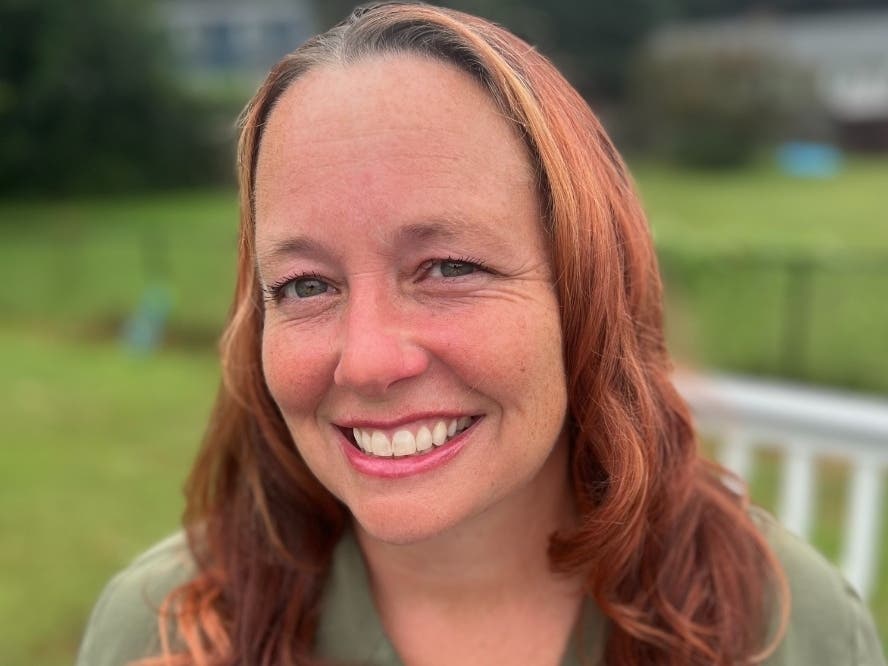 Ellington resident Cynthia Soto tells Patch why she should be elected to the Board of Selectmen.