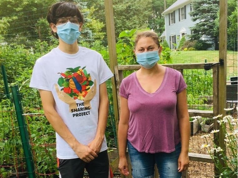 A pair of green thumbs are being put to use for a wider community. 