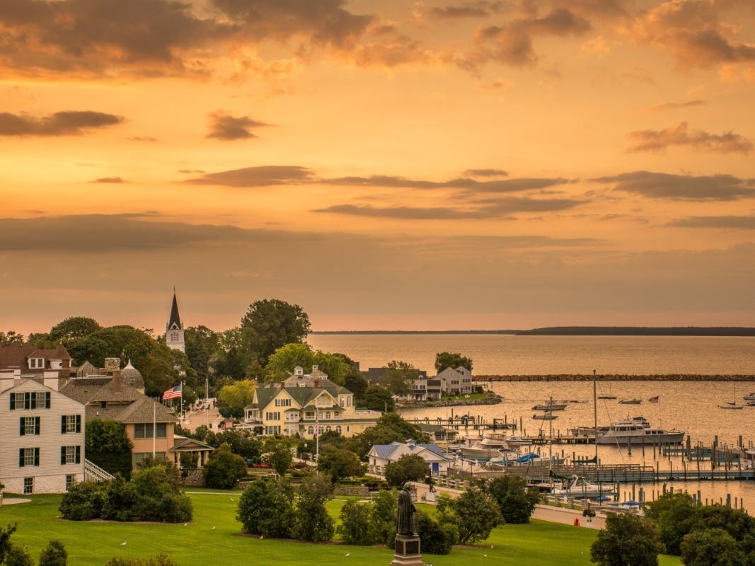 https://patch.com/img/cdn20/users/1074549/20230125/021700/styles/patch_image/public/mackinac-island-sunrise-from-ft-mackinac-y___25141322493.jpg