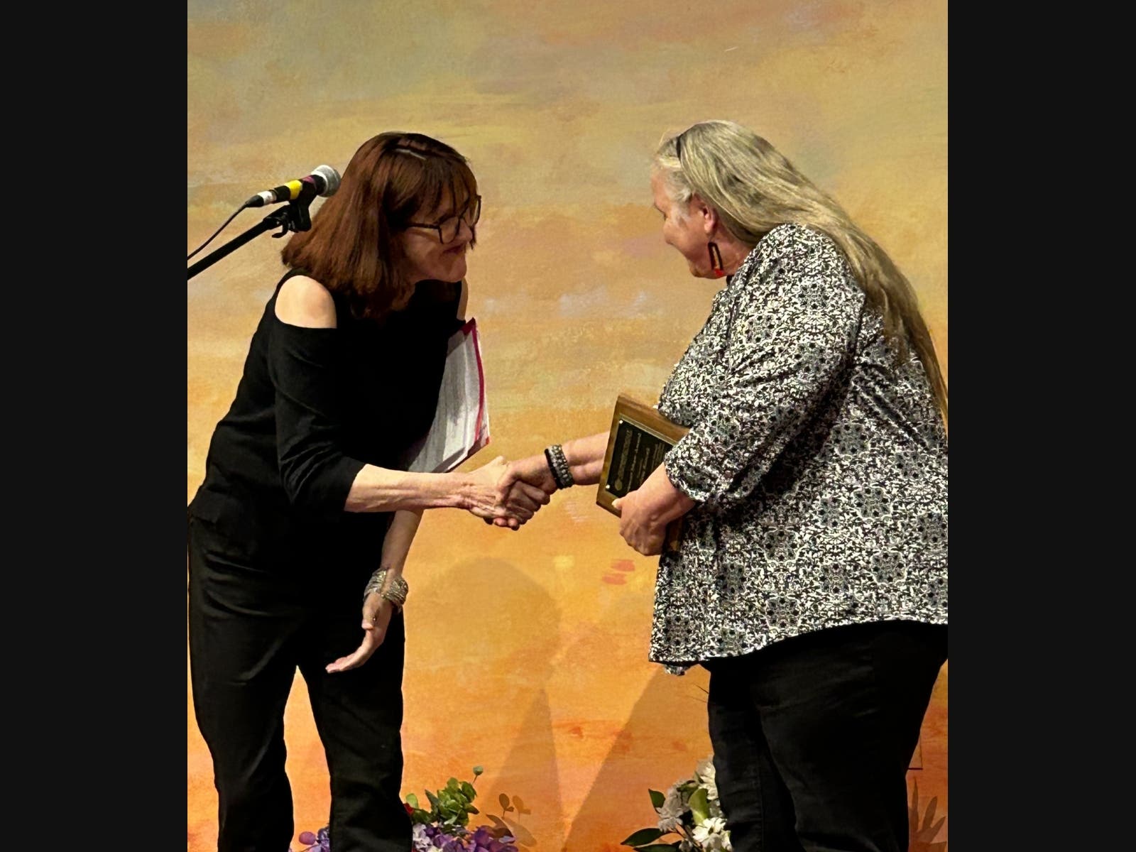 Carol Glynn awarding Darlene Kascak at the CT Storytelling Award Ceremony