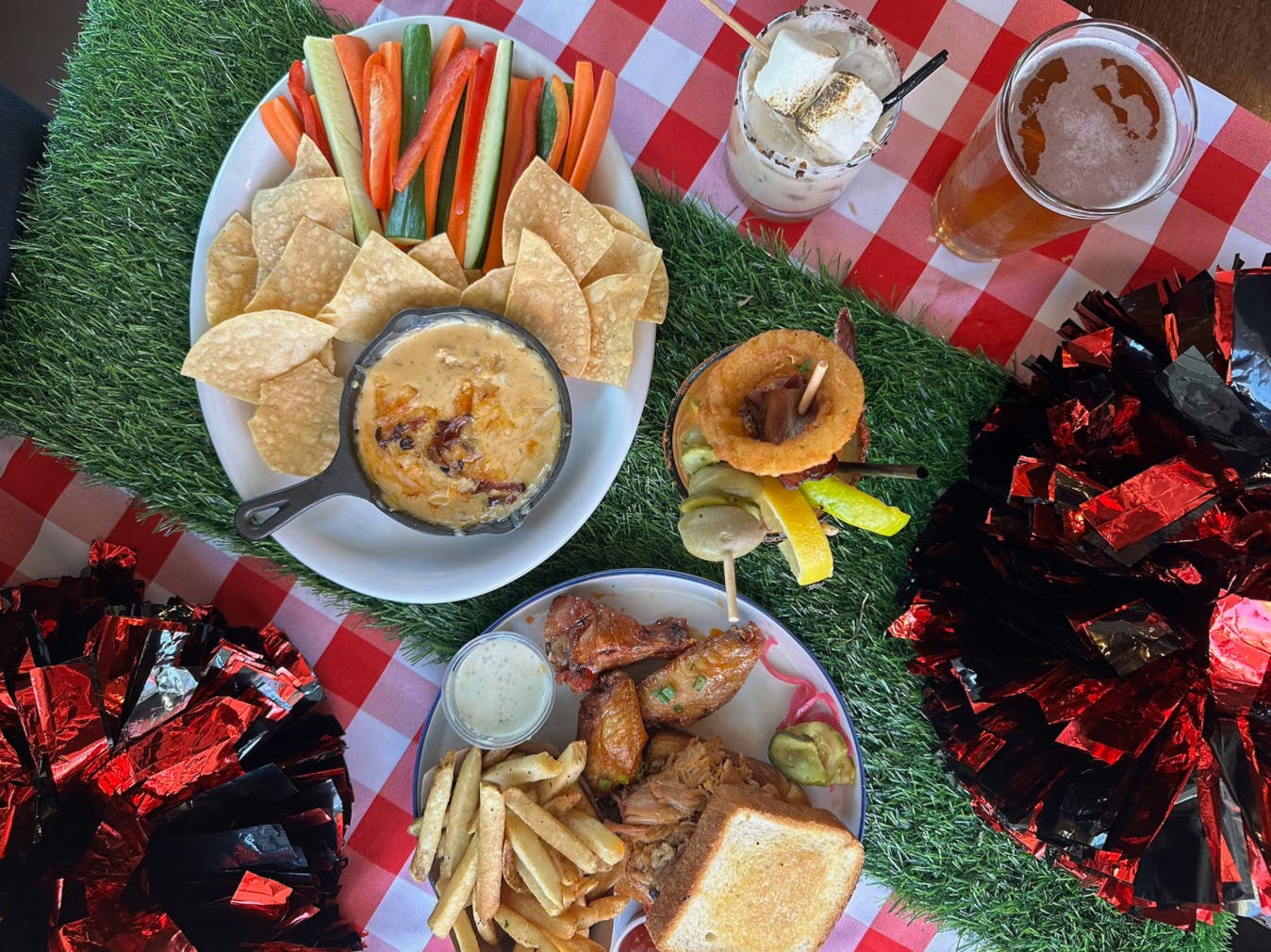 Skye’s Sic ’Em Watch Party at Sweet Auburn Barbecue