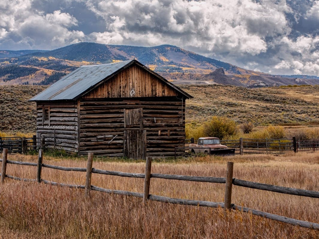 Rocky Mountain Log Barn in Colorado