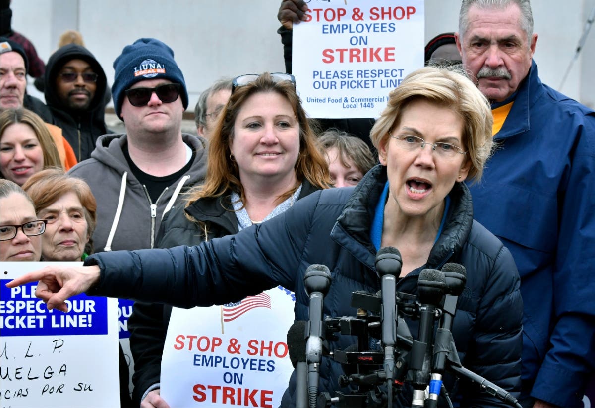 Elizabeth Warren speaks to Stop & Shop workers in Somerville April 12, 2019.