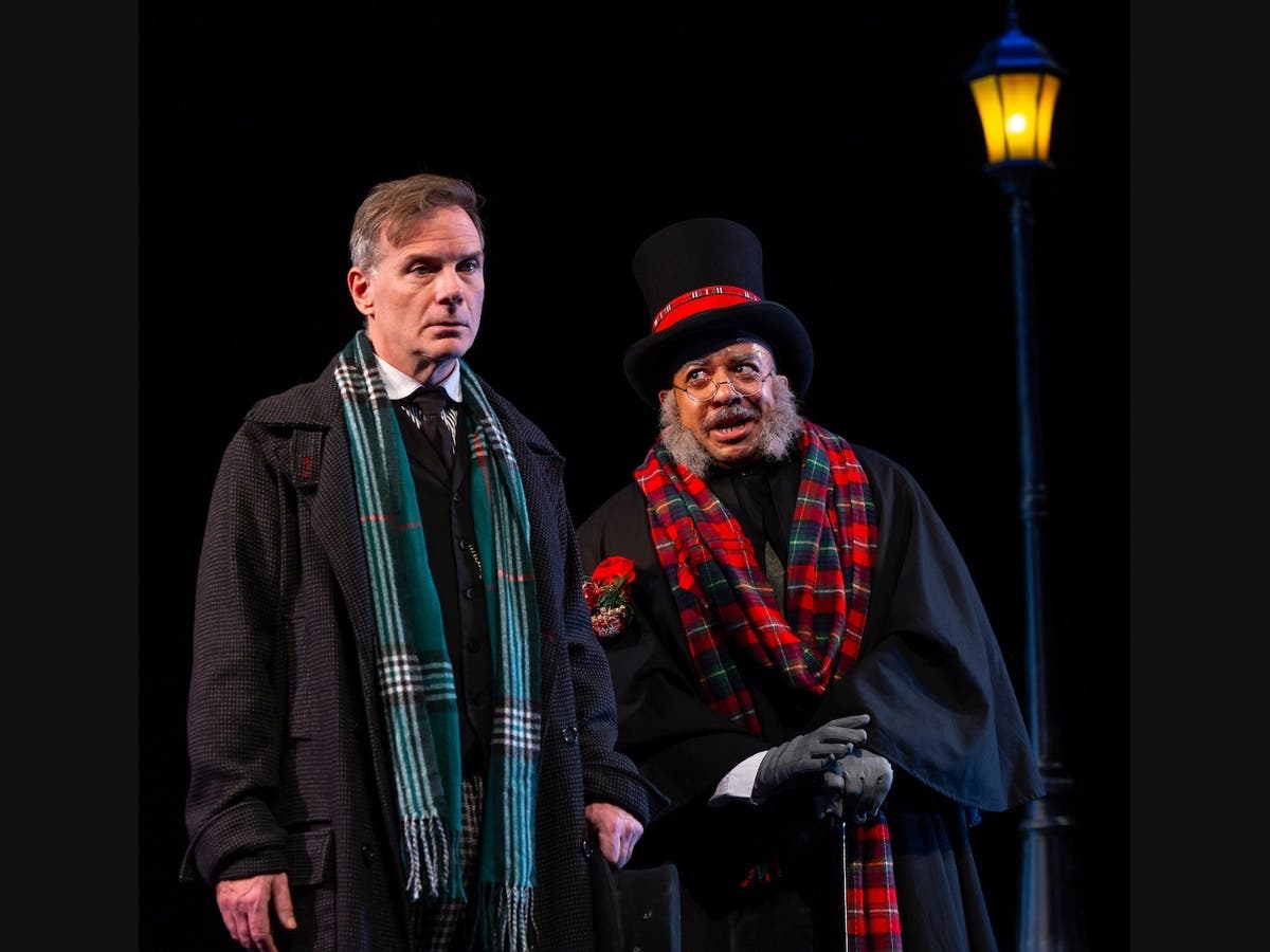 L-R: Drew McVety as Sherlock Holmes and Byron St. Cyr as Ebenezer Scrooge in “A Sherlock Carol” at Westport Country Playhouse, Dec. 17 – 22. 