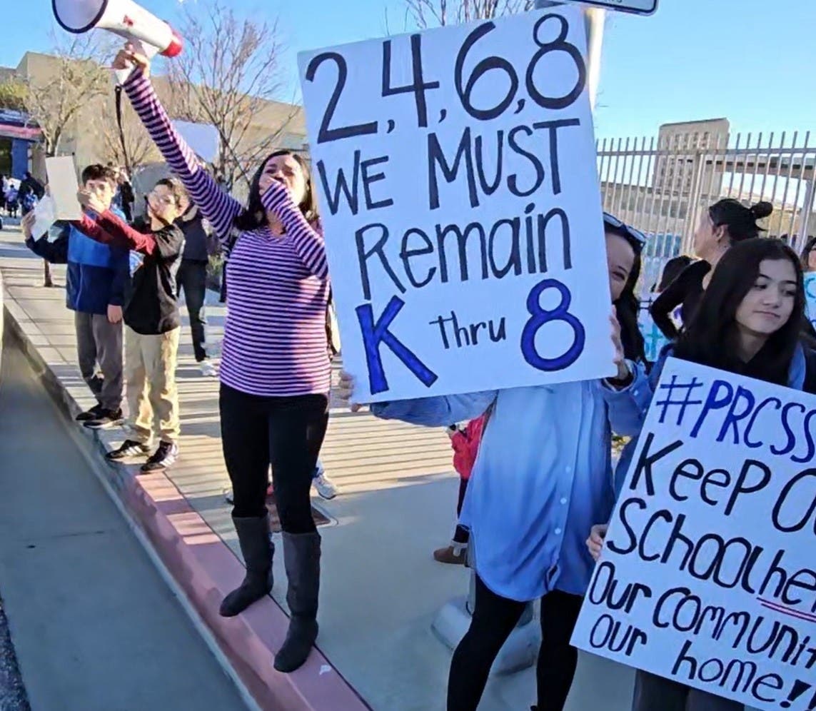 Rally in front of PRCS (provided by Andreas Farmakalidis)