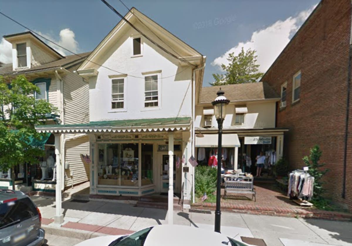 Newtown Jewelers will close this month. 