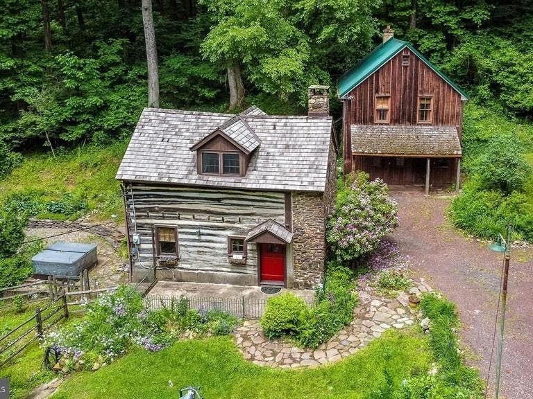 Bucks Co. Log Home From 1727 Just Listed For $475K: See Inside - Vimarsana News
