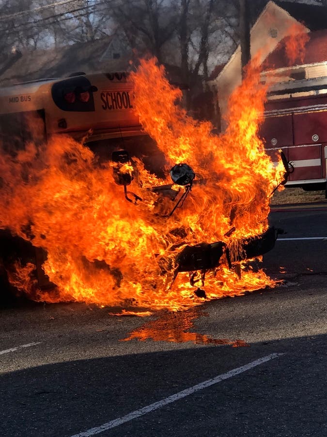 https://patch.com/img/cdn20/users/127241/20180125/014640/styles/raw/public/processed_images/cresskill_burning_schoolbus-1516905307-799.jpg