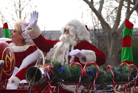 https://patch.com/img/cdn20/users/1296254/20161211/071639/styles/raw/public/article_images/santaparade20-1481501787-9321.jpg