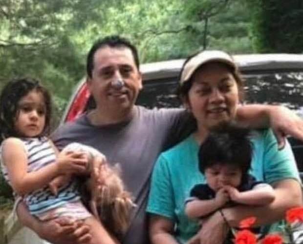 Yuris Murillo Cruz, with her husband and children, before her tragic death. 
