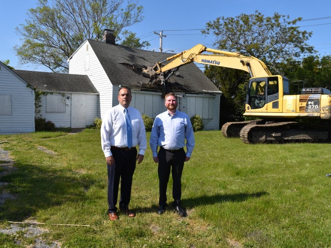 The war on blight continues in Shirley.