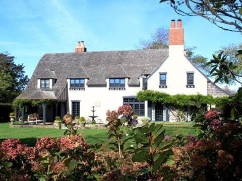 This Egypt Lane landmark is a 1917 gem.