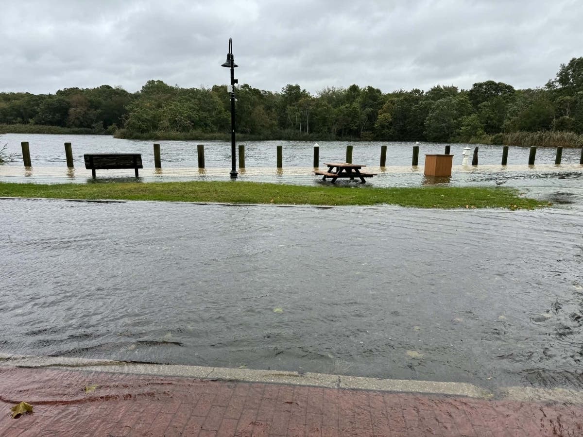 Nor'easter Batters LI: 'Still In Heart Of It' As Fierce Winds, Soaking Rains, Flooding Continue Overnight