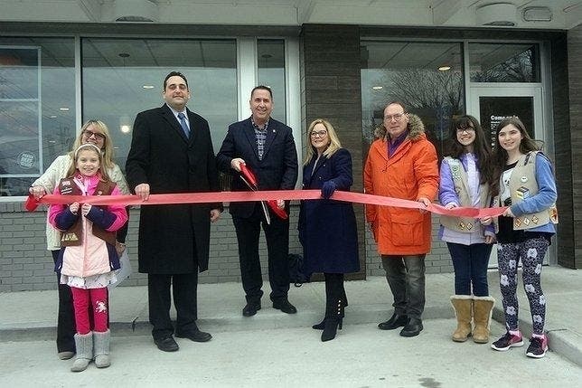 News small post card thumbnail