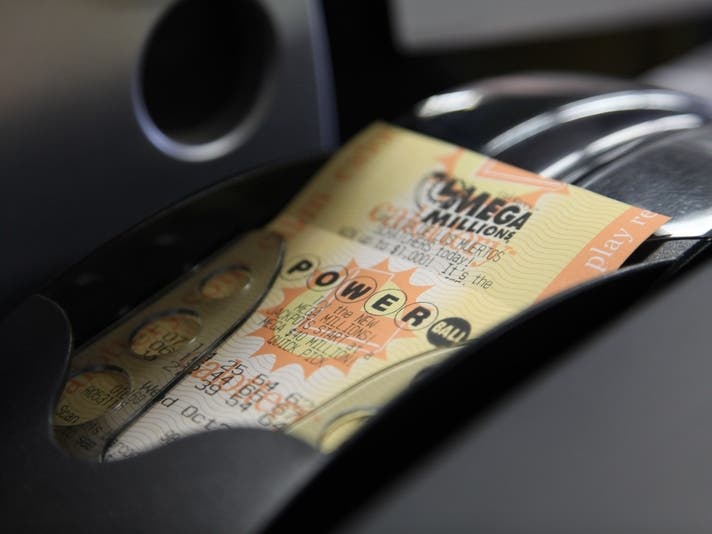 A Golden State shopper nabbed a $699.8 million ticket in Morro Bay this week, marking the first Powerball jackpot of 2021. 