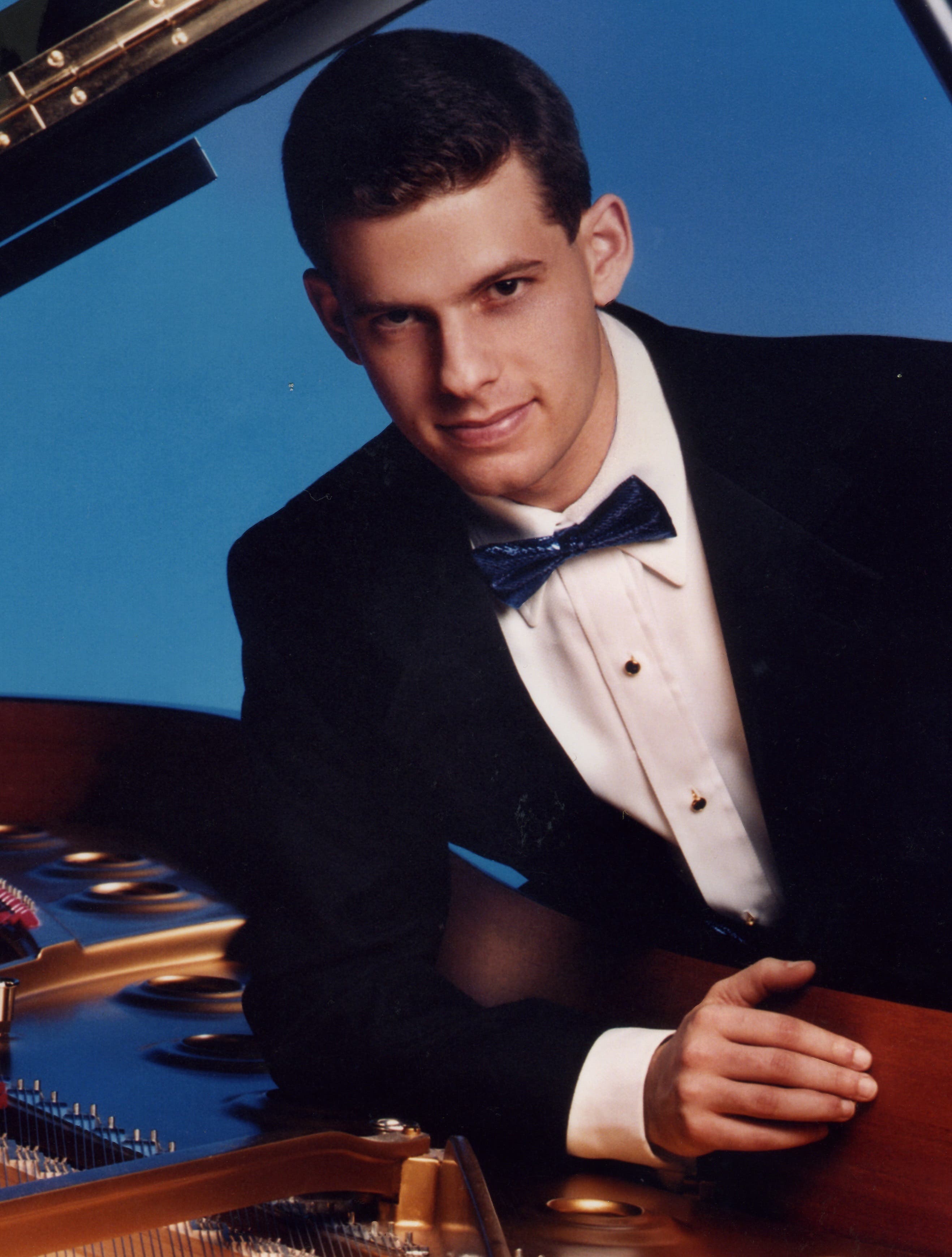 Free Glendale Noon Concerts: Pianist JAMES LENT American Celebration