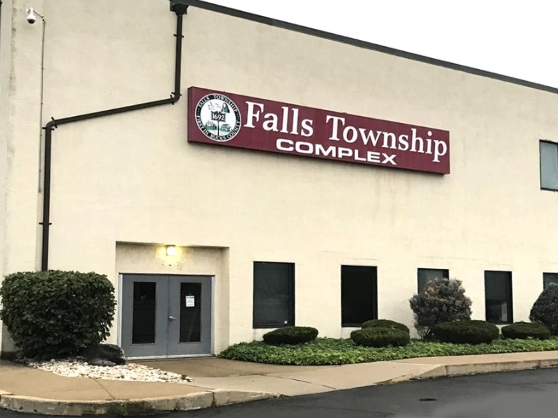 Falls Township supervisors have awarded the contracts on the municipal building renovations project.
