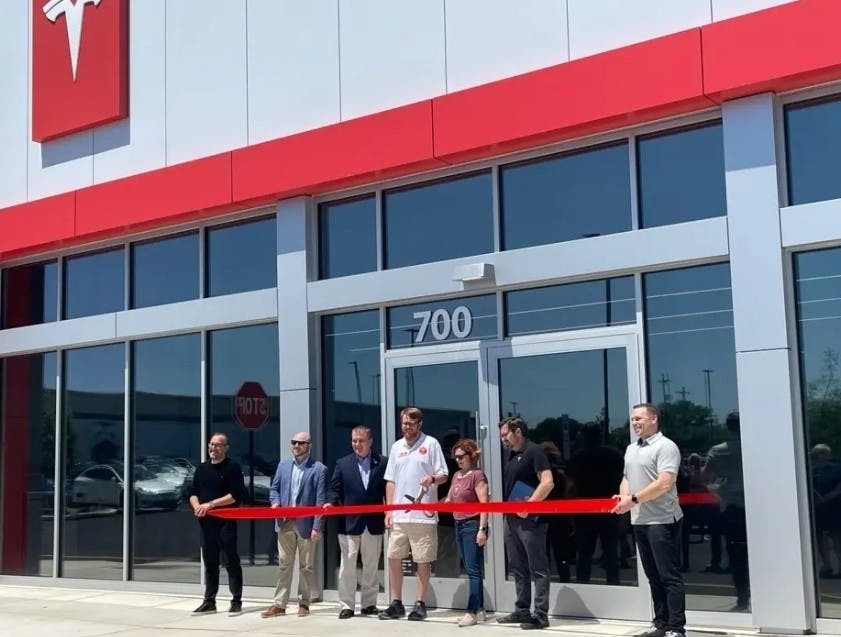 Tesla held a grand opening and ribbon-cutting ceremony of its first Bucks County store last week.