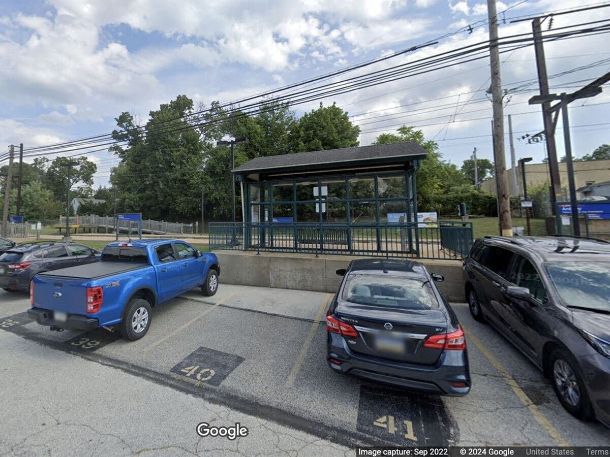 An Ardsley woman wants to open a coffee shop in her grandmother's honor at the train station. She has launched a GoFundMe page to do so.