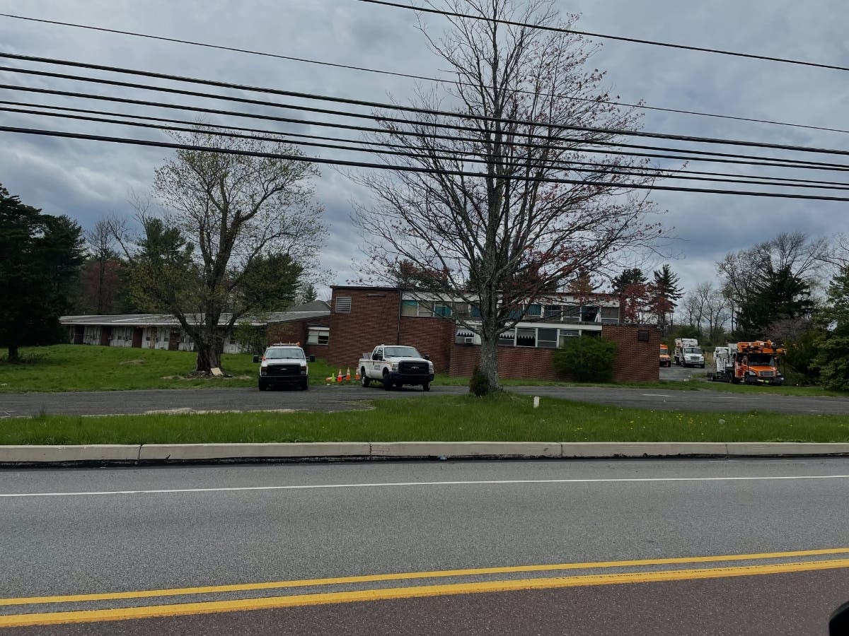 Peggy and John Ambler are pursuing a remaining legal path to prevent the sale of the former Limekiln-Simmons School in Horsham Township.