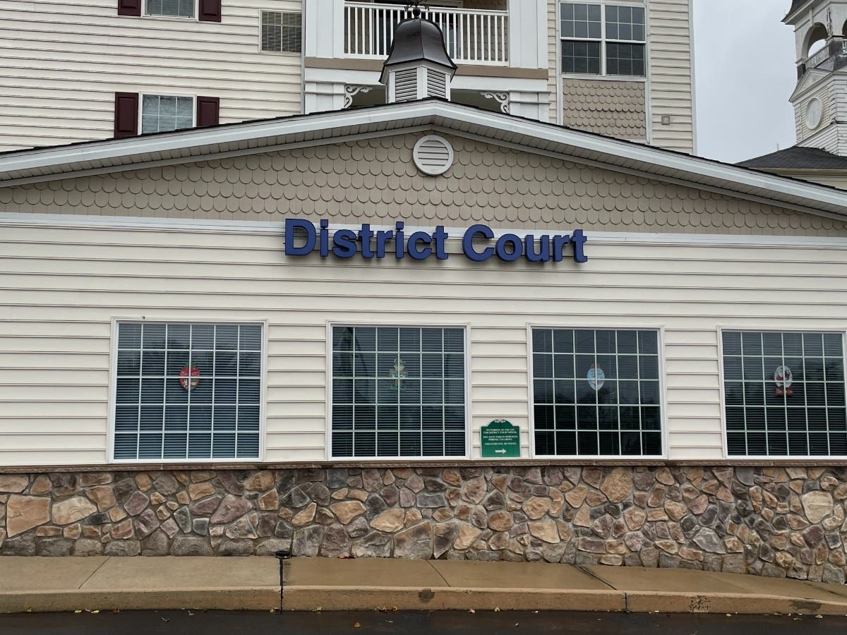 Hatboro Borough Council approved the sale of the former Hatboro Courthouse for $300,000 at its recent meeting.