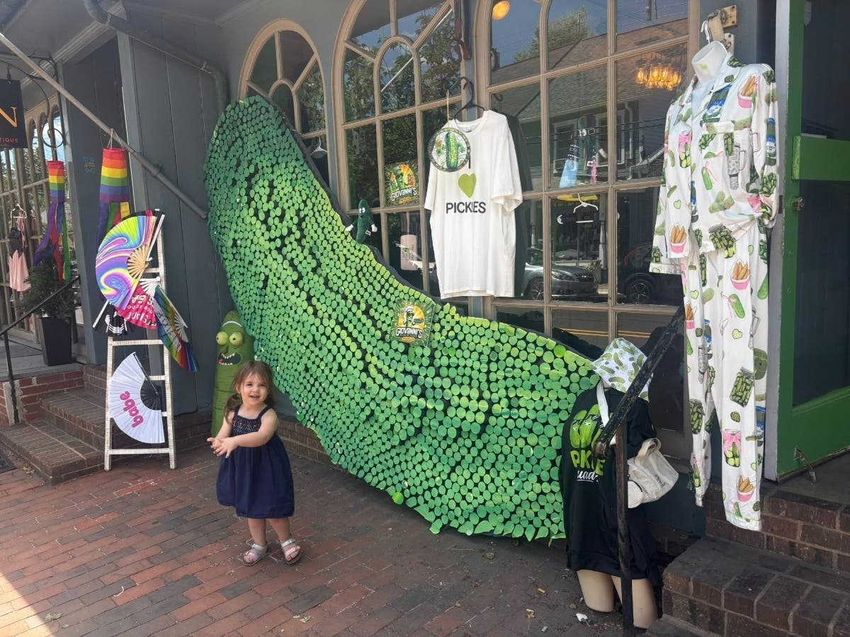 Giovanni's Dillicious Pickles will be closing one of its two Bucks County locations over the next month.