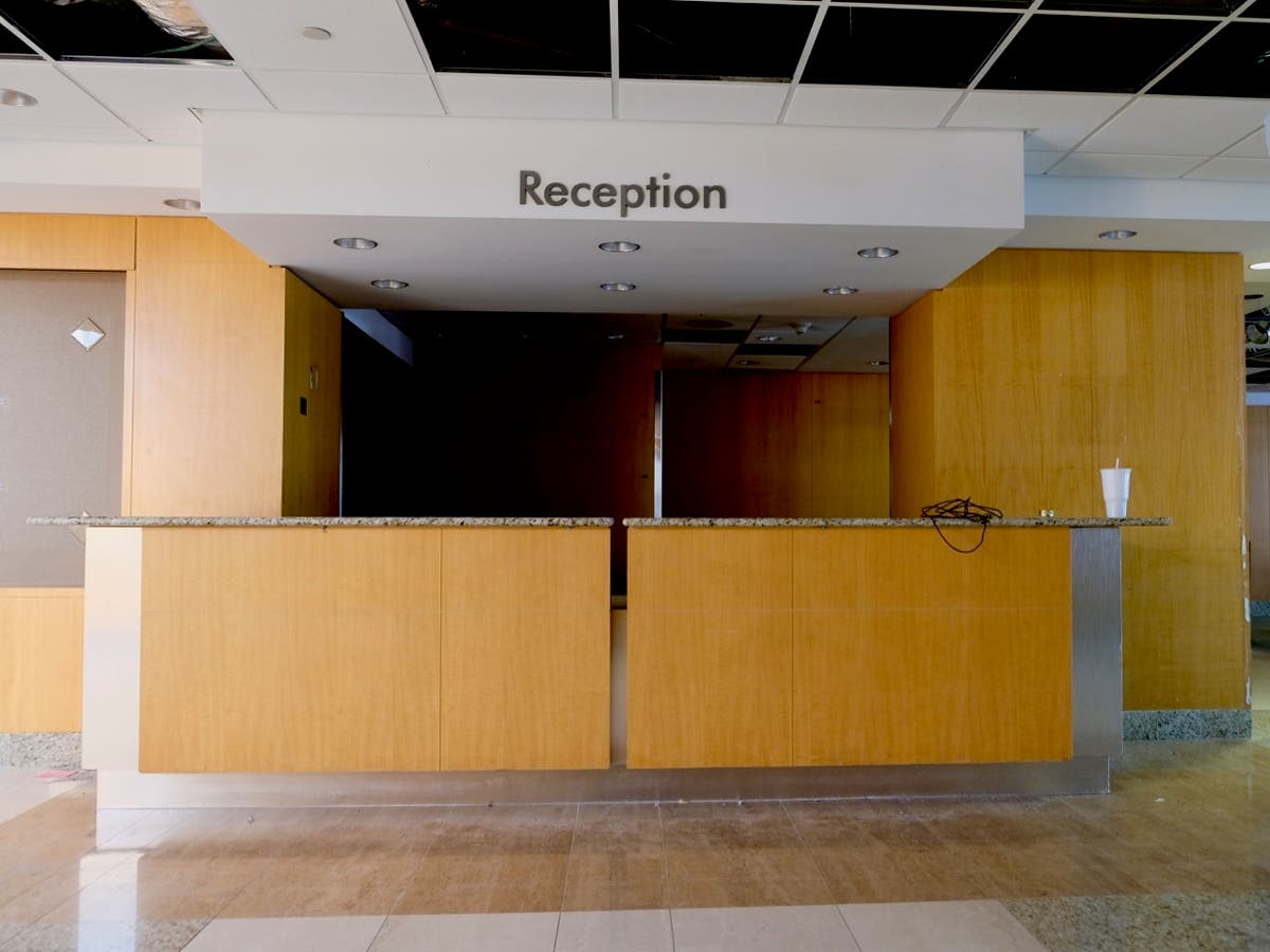 Lakewood Hospital Reception Desk