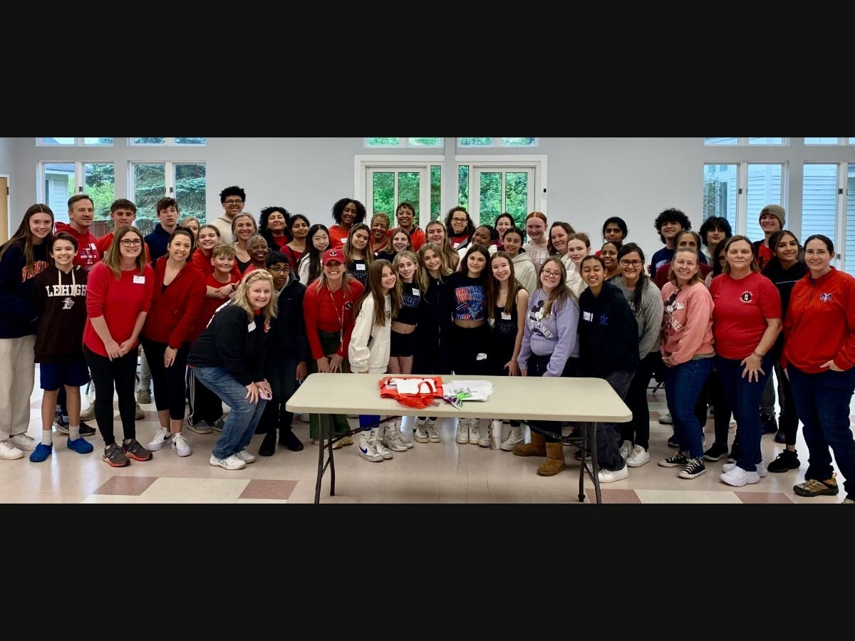 https://patch.com/img/cdn20/users/160238/20240503/082548/styles/patch_image/public/group-photo-ashburn-area-4-27-24-red-bag-event___03081750964.jpg