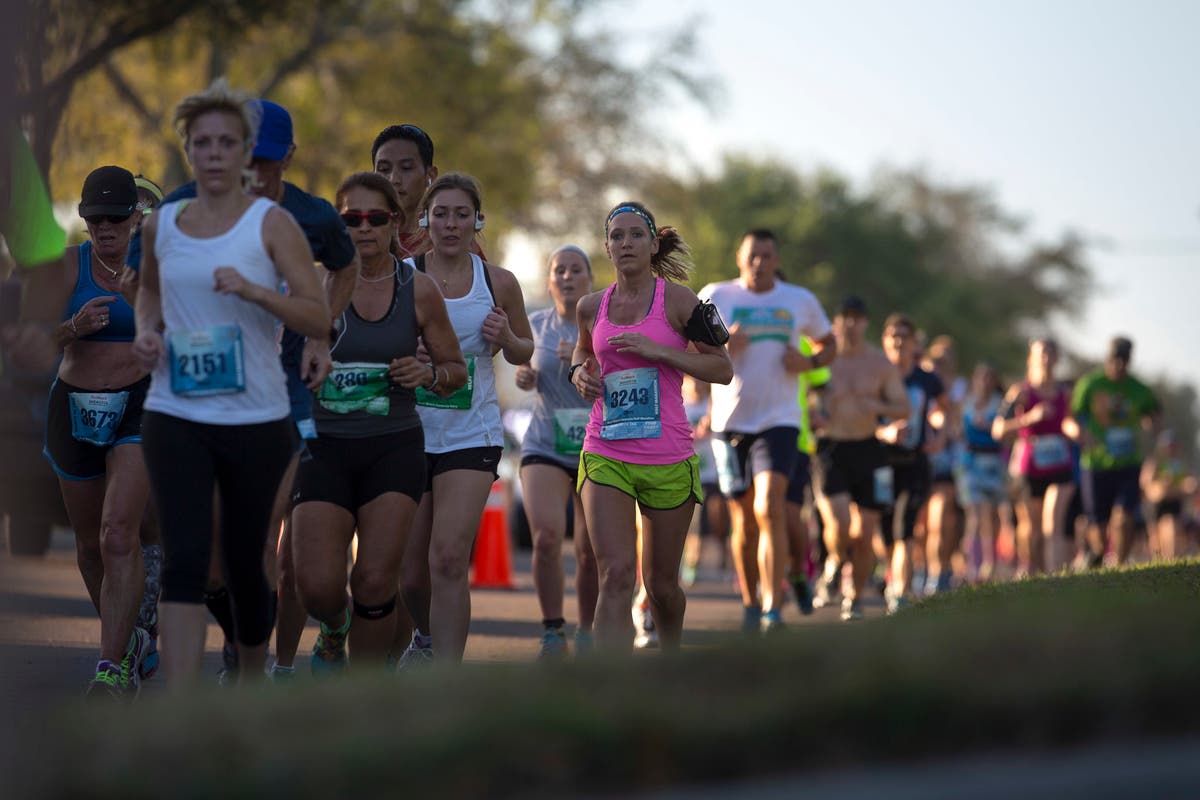https://patch.com/img/cdn20/users/1608676/20180221/114904/styles/raw/public/processed_images/sarasotamarathon2014_richardpatterson_lr_072-1519230568-8055.jpg