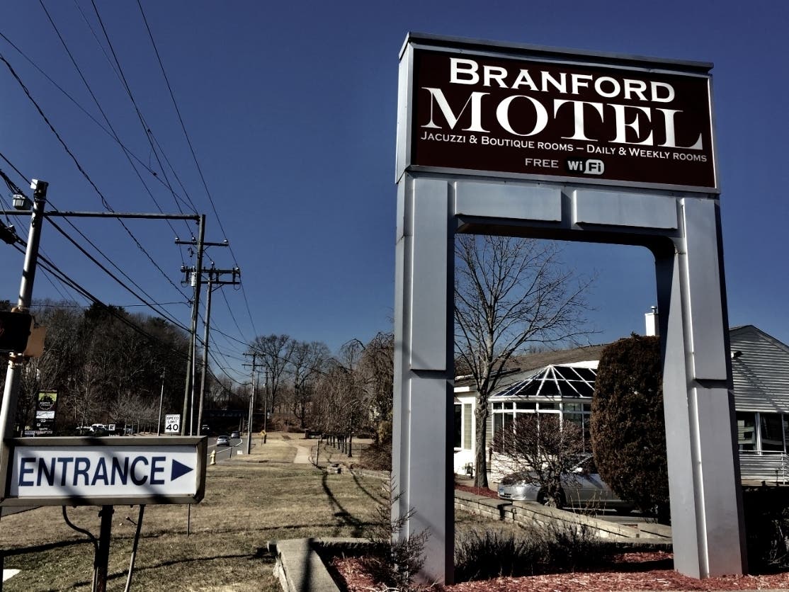 Branford Motel, site of fatal shooting. 
