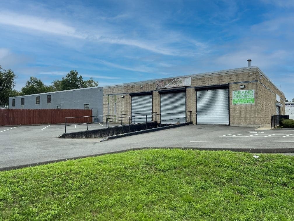 Former Lisy's Discount Furniture On Grasso Blvd. Sold for 1.4M New