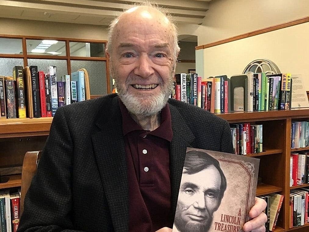 Ann’s Choice resident Fred Antil with his new book “A Lincoln Treasure Trove.” 