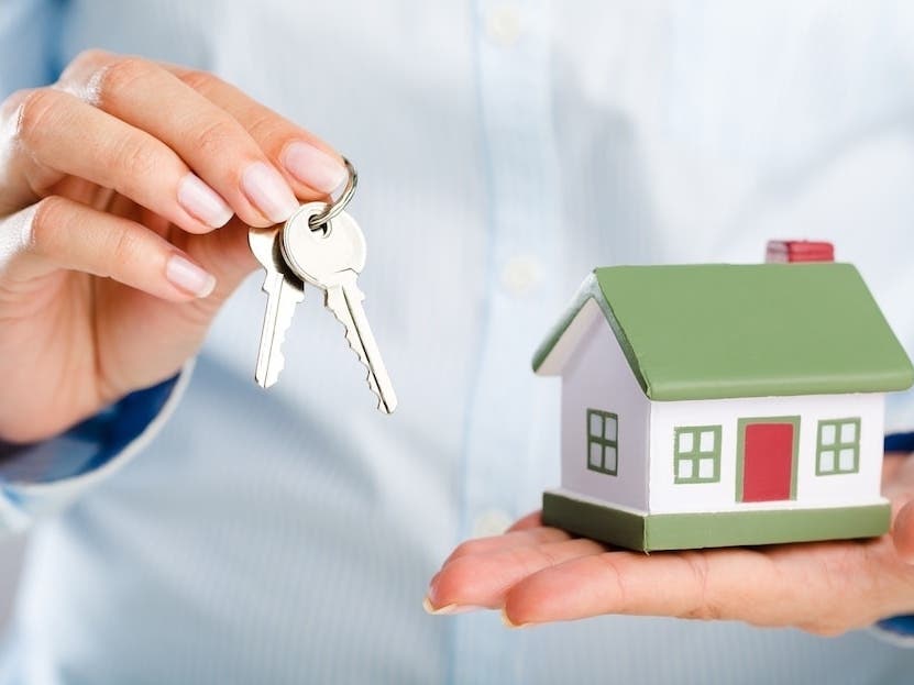 5421;agent;realtor;buyer;key;concept;rent;home;broker;loan;giving;business;show;gift;sale;offer;financing;housing;hands;apartment;sell;buy;h