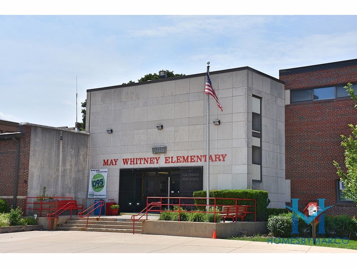 May Whitney Elementary School, Lake Zurich, Illinois July 2017 Lake