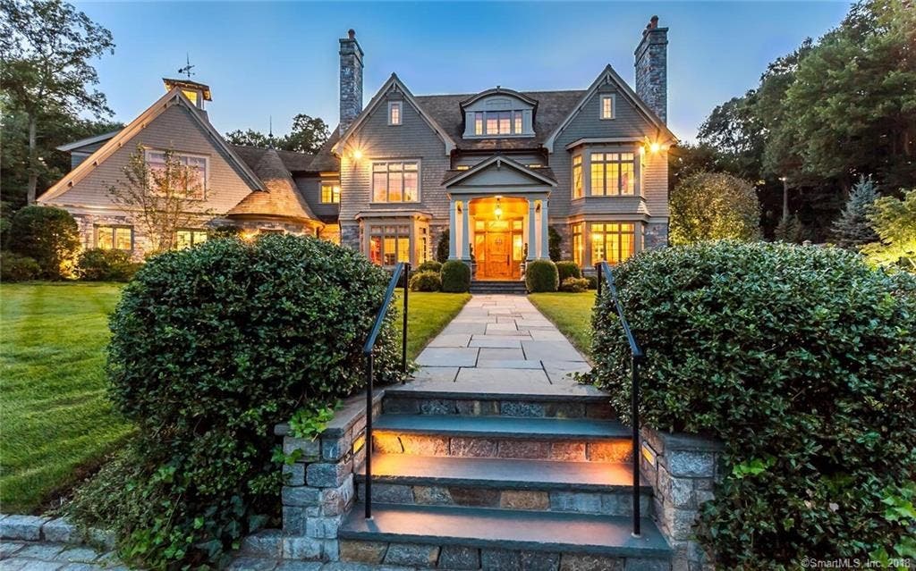 homes in new canaan ct