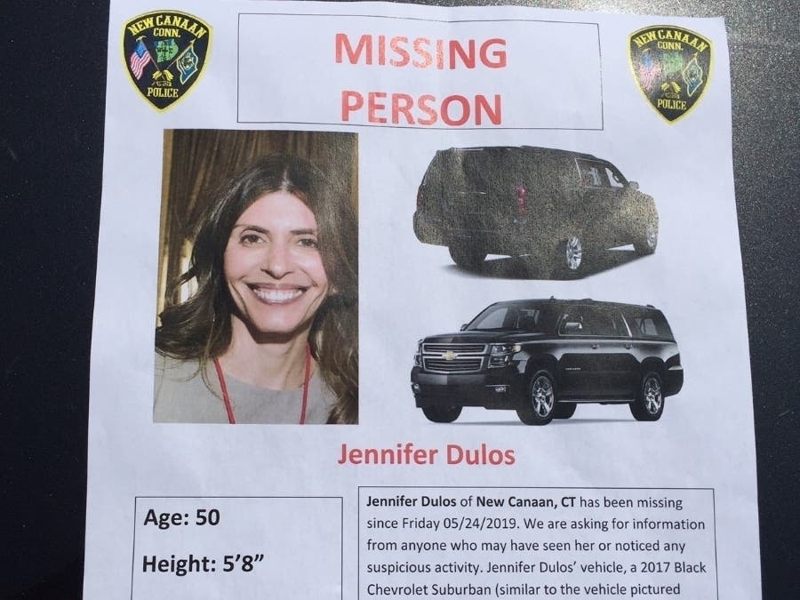 Flyer distributed by New Canaan police to help find Jennifer Farber Dulos.