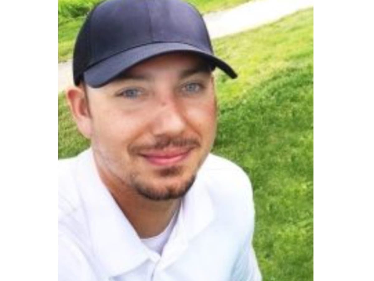 Michael Edward Olszyk, 33, of North Haven, passed away on Tuesday, October 31, 2023, at his home.