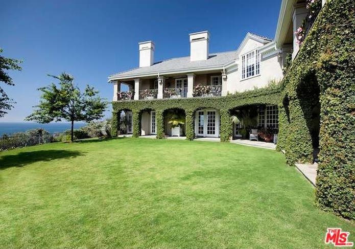 Peek Inside This $19.9 Million Pacific Palisades Mansion With Ocean ...