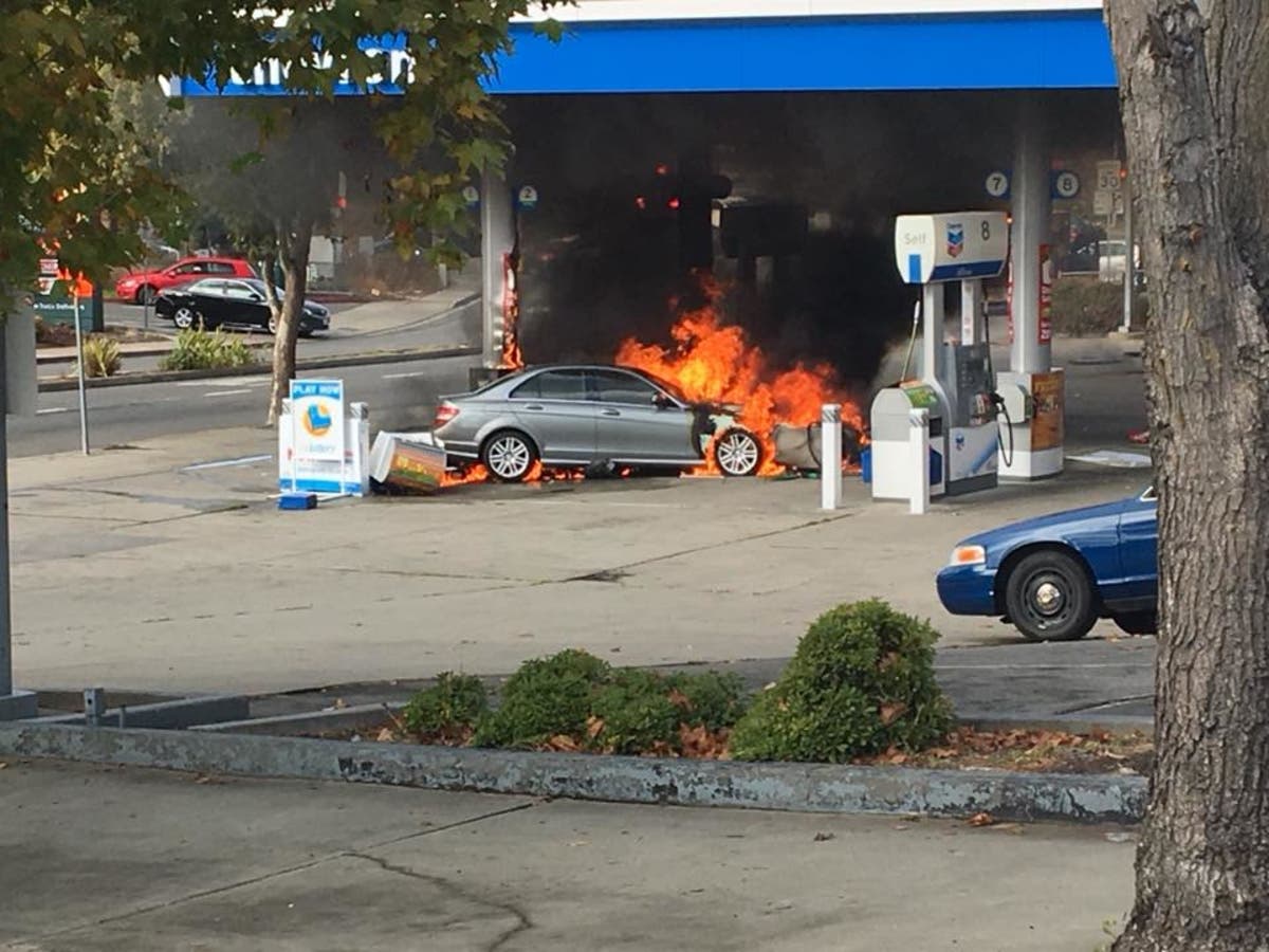 https://patch.com/img/cdn20/users/21854731/20171110/095418/styles/raw/public/processed_images/pinole_gas_station_fire-1510367552-6000.jpg
